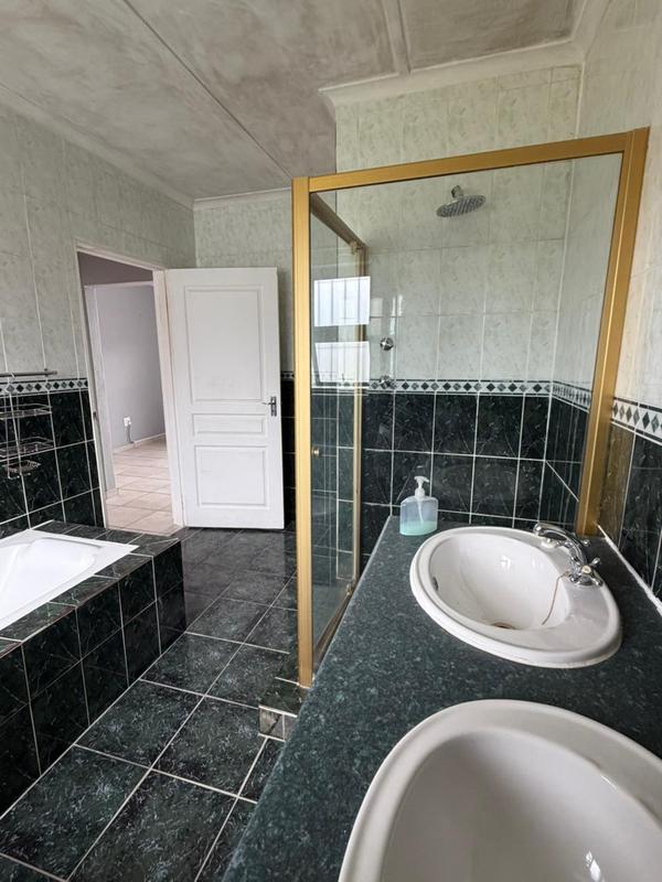 4 Bedroom Property for Sale in Morgenster Western Cape